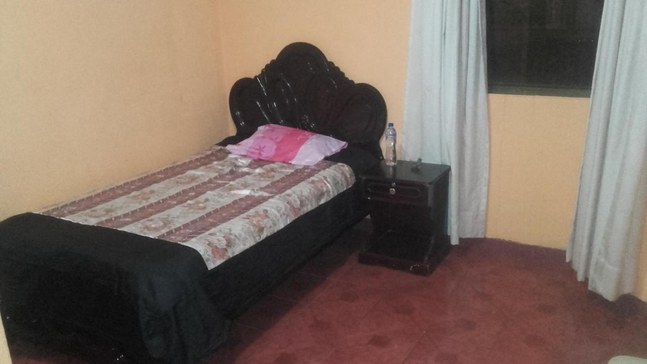 Hostal Lesly Salome Tulcán エクステリア 写真